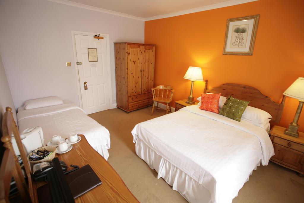 The Imperial Hotel Stroud  Εξωτερικό φωτογραφία