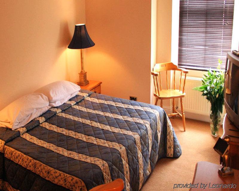 The Imperial Hotel Stroud  Δωμάτιο φωτογραφία