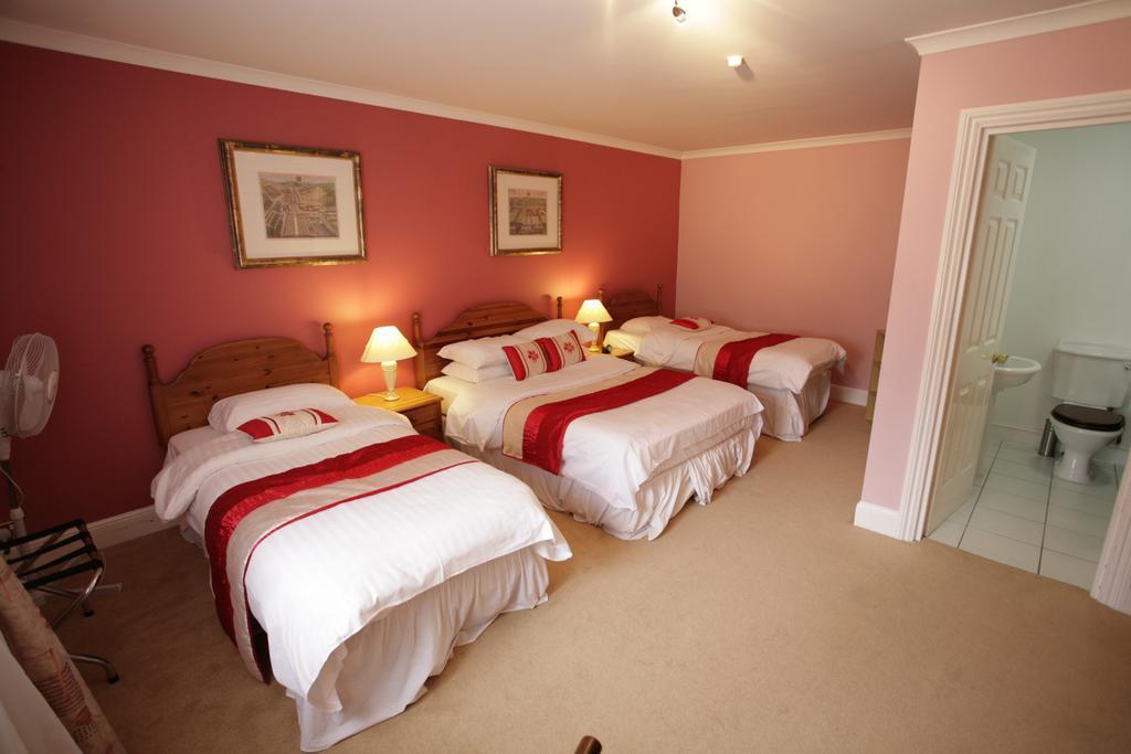 The Imperial Hotel Stroud  Εξωτερικό φωτογραφία