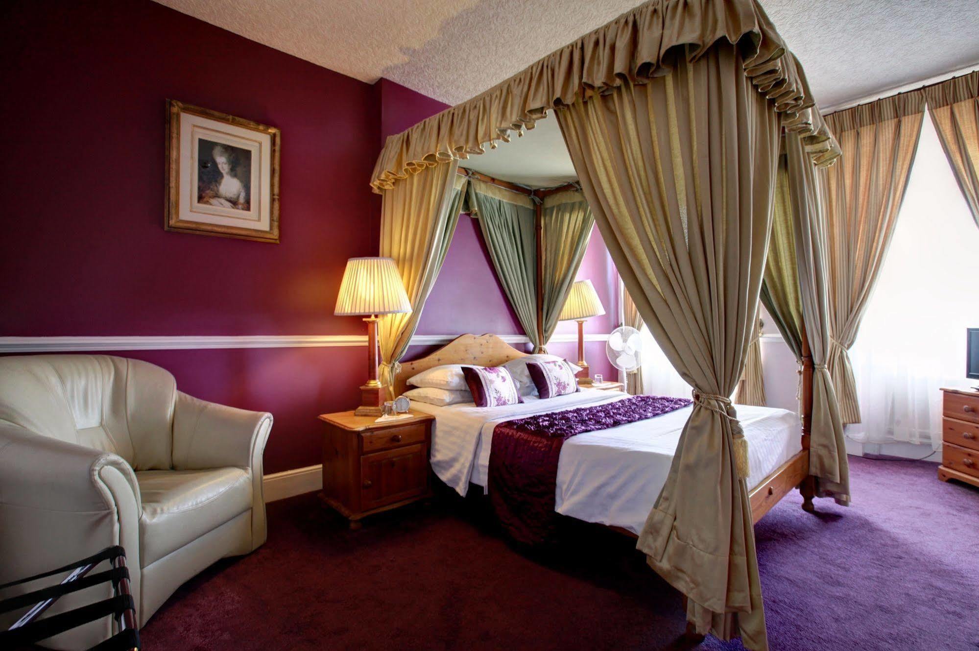 The Imperial Hotel Stroud  Εξωτερικό φωτογραφία